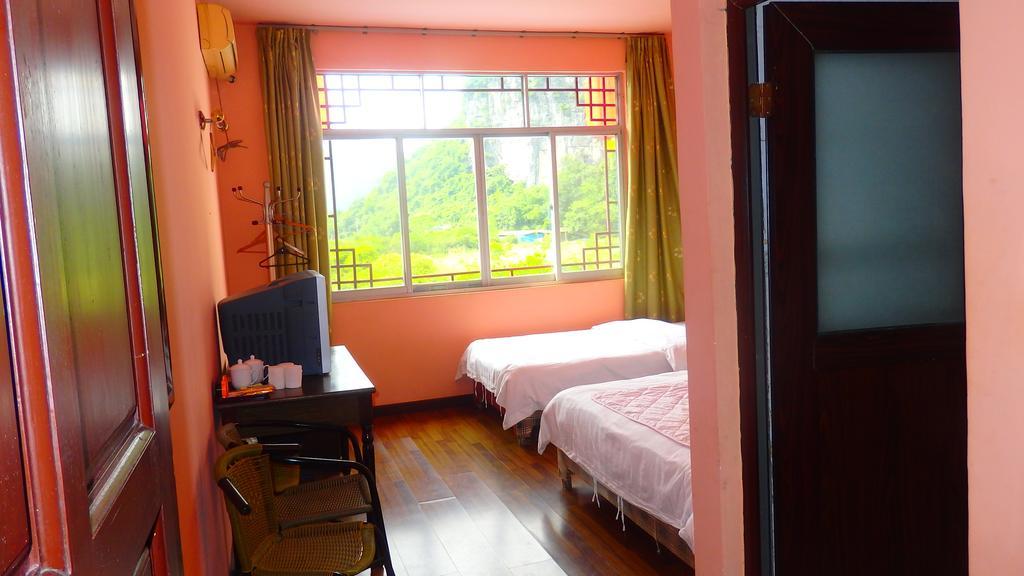 Yangshuo Moon Resort Hotel Guilin Bilik gambar